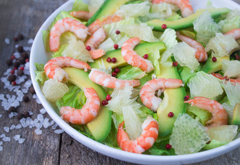 salad with shrimp, avocado and grapefruit