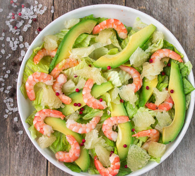 salad with shrimp, avocado and grapefruit