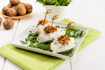 Tartufi di formaggio e noci