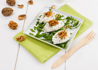 Tartufi di formaggio e noci