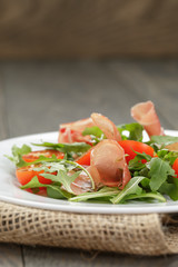 salad with prosciutto arugula and tomatoes