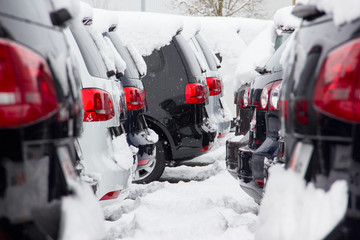 Autos mit Schnee Heck