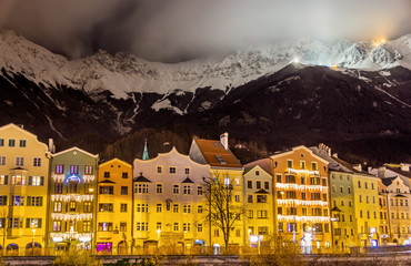 Fototapeta na wymiar The embankment of Innsbruck at night - Austria