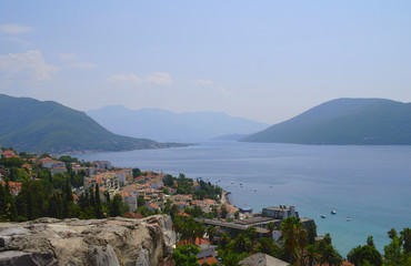 Fototapeta na wymiar Черногория, окрестности Боко-Которской бухты