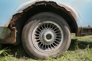 old car with rust on body