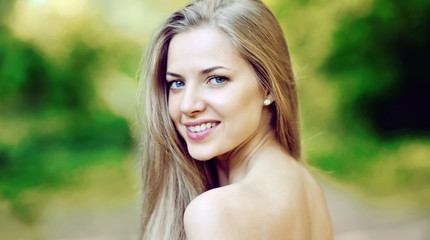 Naklejka premium Portrait of a beautiful woman