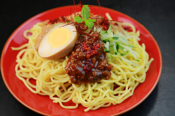汁なし坦々麺
