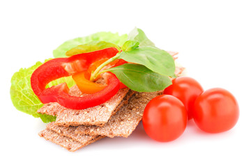 Crackers with fresh vegetables