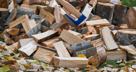 Axe for splitting wood