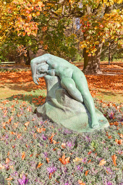 Sculpture Eve (1920) in Ujazdow Park of Warsaw, Poland