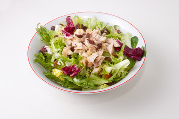 Chicken salad with tomatoes and raisin