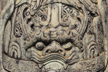 Chinese motifs on the statue