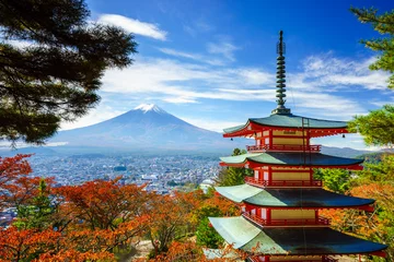 Fotobehang Mount Fuji met Chureito Pagoda, Fujiyoshida, Japan © lkunl