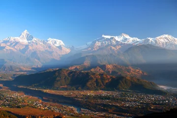 Photo sur Plexiglas Dhaulagiri Montagnes himalayennes de la colline de Sarangkot, Pokhara, Népal