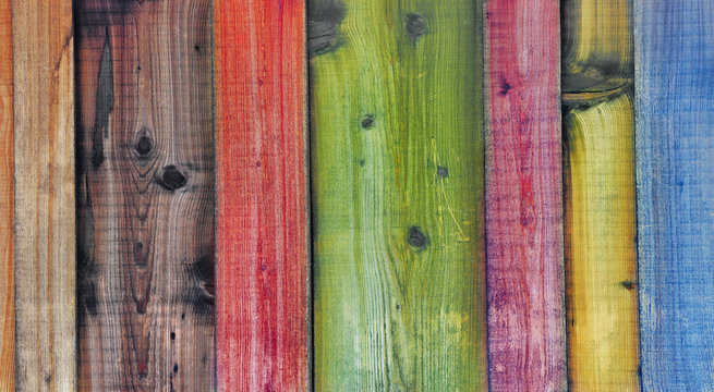 panneau en bois de diff&eacute;rentes couleurs