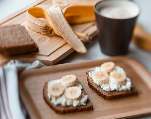 sandwich with banana