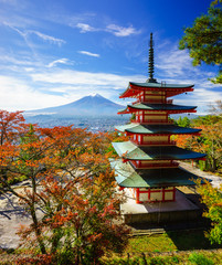 Mt. Fuji avec la pagode Chureito, Fujiyoshida, Japon