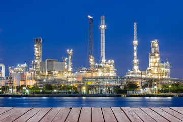 Obraz premium Oil gas refinery plant. May called petroleum, production or petrochemical plant. Industrial factory construction from engineering technology with steel pipe, pipeline, tank. Business for power energy.