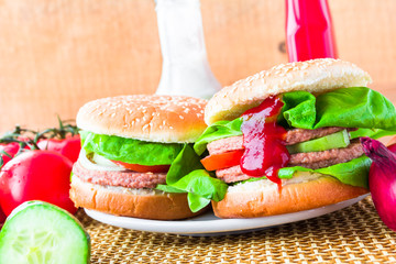 plate hamburgers wooden mat