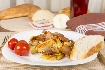 . fried potatoes with bacon