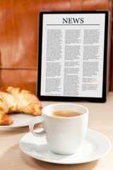 Koffein und Nachrichten zum Frühstück