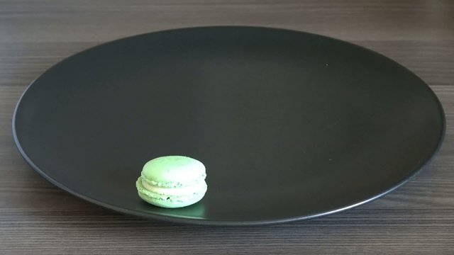 Assortiment de macarons color&eacute;s