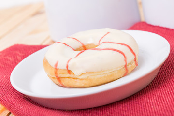 Donut mit Kirschgeschmack