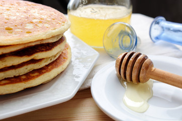 pancakes with honey