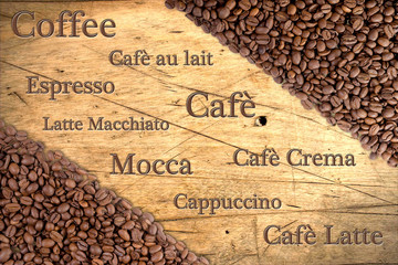 Kaffeebohnen und verschiedene Kaffeesorten