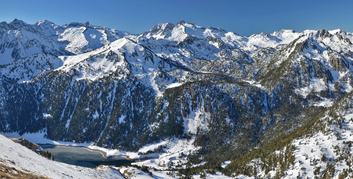 Montains of  Neouvielle National Nature Reserve with lake de l
