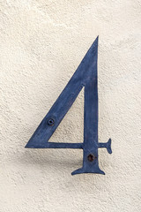 Hausnummer 4