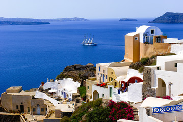 Fototapeta na wymiar Traditional architecture on Santorini island, Greece