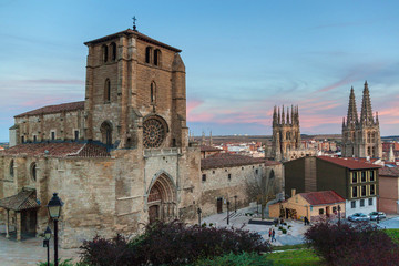 Fototapeta na wymiar San Estaban church and Cathedral of Santa Maria, Burgos