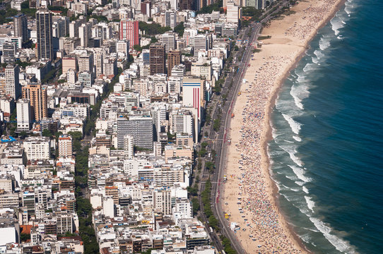 Ipanema Beach Curves
