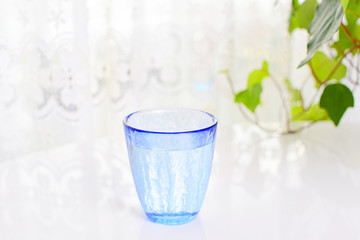 コップに入った水