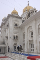 Fototapeta na wymiar temple sikh Gurudwara Bangla Sahib de Delhi