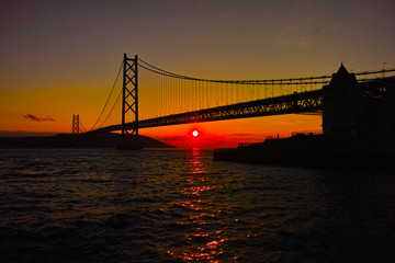 明石海峡大橋の夕陽