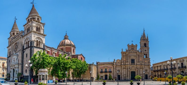 Piazza del Duomo,Maria  Annunziata,SS. Pietro e Paolo.