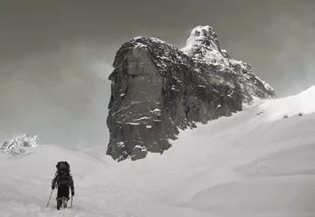 Kissenbezug Climber on the snowy mountains © Andrii Vergeles