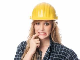 Skeptischer Handwerker