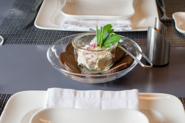 Pumpernickel und Käse