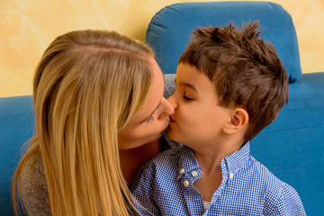 Kind mit Frau
