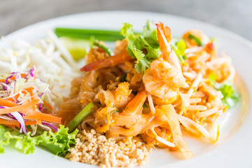Pad thai