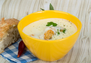 Cheese soup with croutons