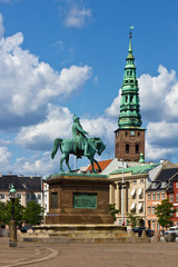 Schlossplatz Christiansborg mit Reiterdenkmal © Anja B. Schäfer