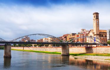 Fototapeta na wymiar View of Bridge called Pont de l'Estat over Ebro