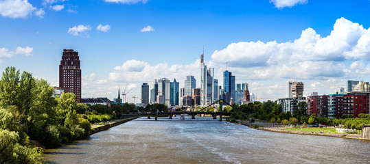 Fototapeta premium Ginancial district in Frankfurt