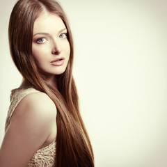 Obraz premium Portrait of attractive young woman over on white background, Bea