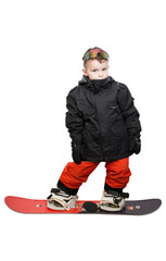 kleiner junge auf dem snowboard