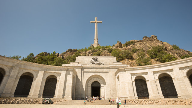 Valle de los Ca&iacute;dos
